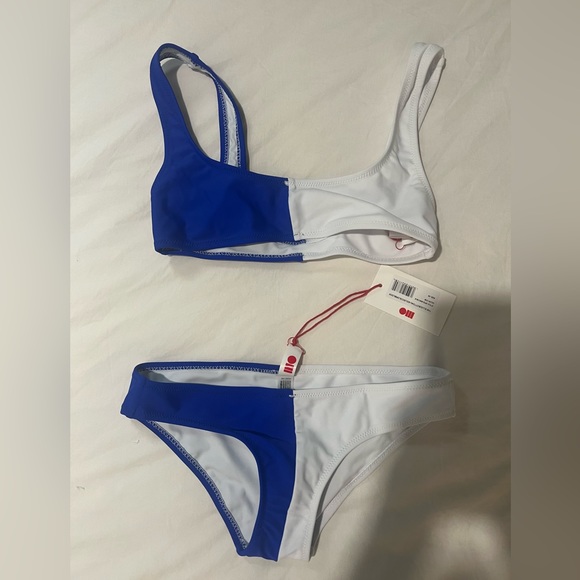 Ellee bikini top and bottom Solid and Striped - Picture 3 of 3